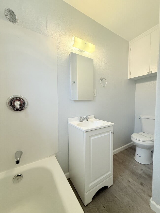 Building Photo - Up to Two Weeks FREE Rent with this cozy 1...