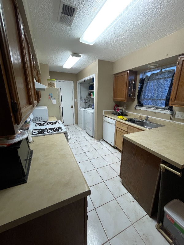 Building Photo - 7543 Quiet Forest Dr