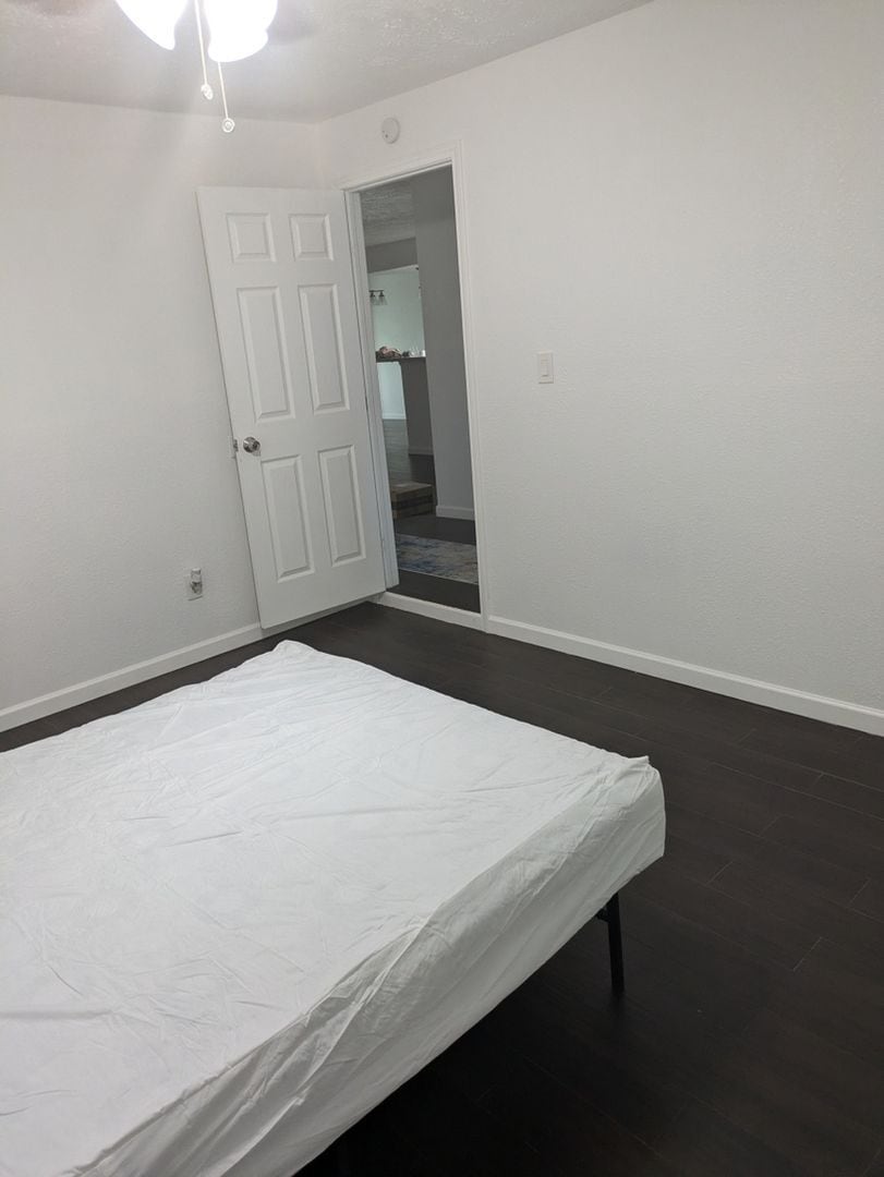 Building Photo - 11127 Sageview Dr