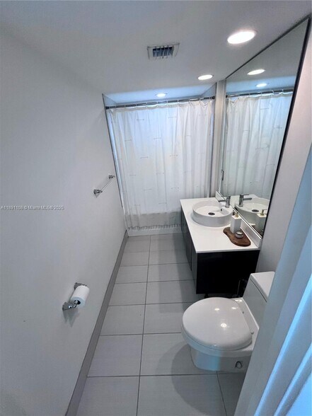 Building Photo - 31 SE 5th St