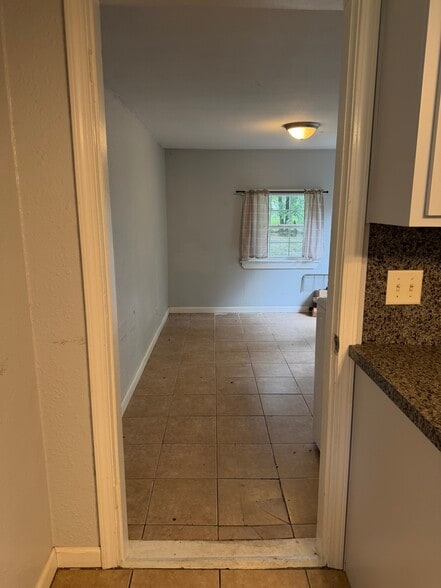 Utility Room - 2114 Hayes St