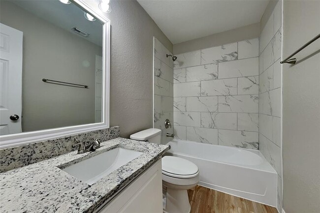 Building Photo - 22 Orchid Grove Pl