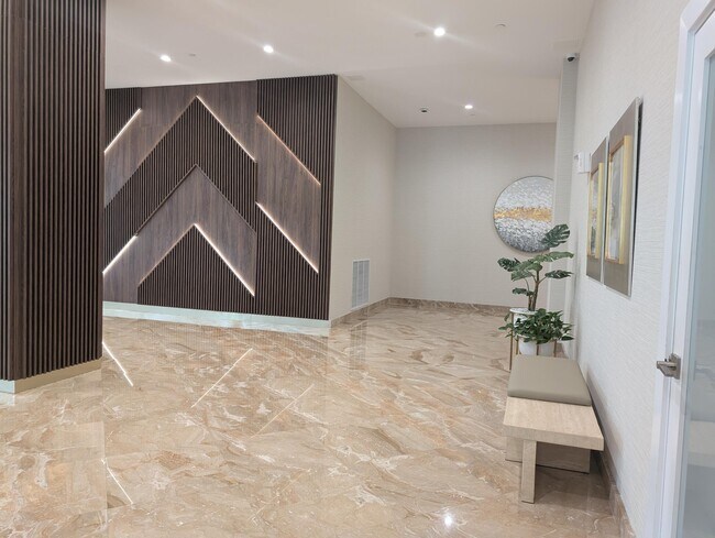Building Photo - 1370 S Ocean Blvd