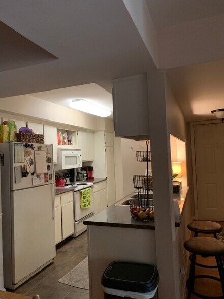 Building Photo - 257 Hillsboro Pl