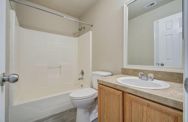 Building Photo - 6131 Scotchwood Dr