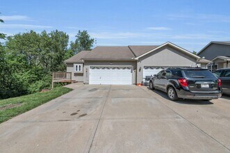 Building Photo - GLENDALE TOWNHOMES