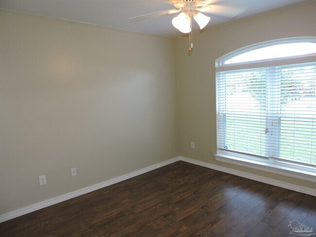 Building Photo - 5016 Challenger Way