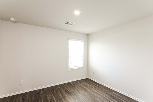 Building Photo - 18546 Boomi Ravine Trl