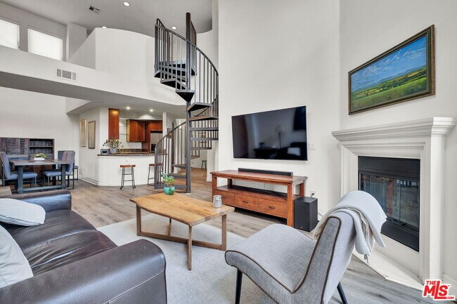 Building Photo - 15206 Burbank Blvd