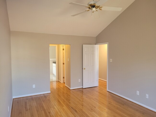 Building Photo - 512 Pimlico Way