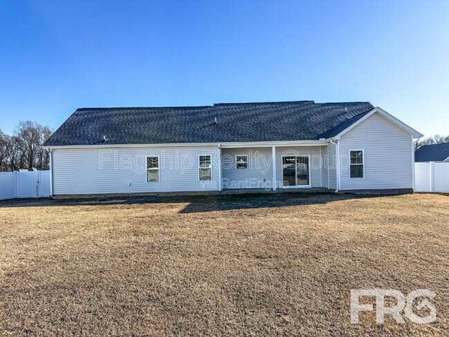 Building Photo - 101 Creeks Edge Dr