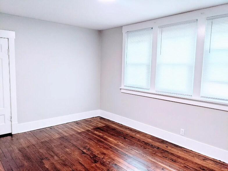 Building Photo - 506 15th St