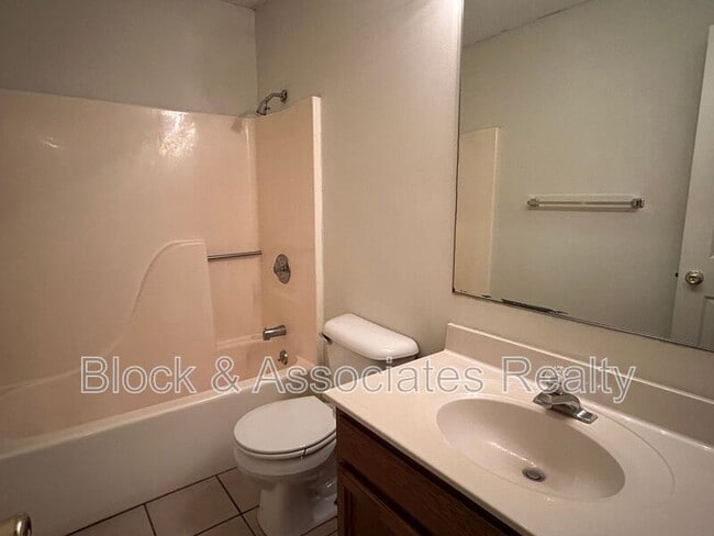 Building Photo - 601 Timberline Dr SE