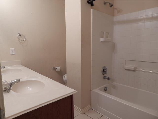 Building Photo - 2865 Laurel Oak Dr