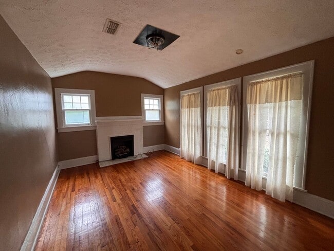 Building Photo - 3 Bedrooms, 1 Bathroom - West Rome House