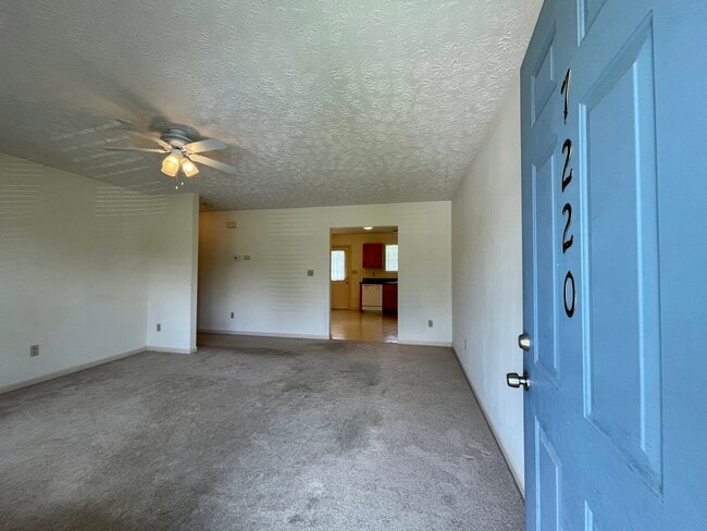 Building Photo - 7220 Howard Bennett Way