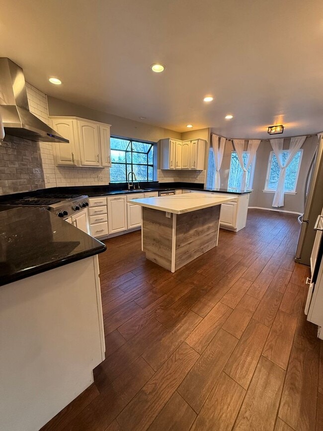 Building Photo - Gorgeous Flagstaff Rental