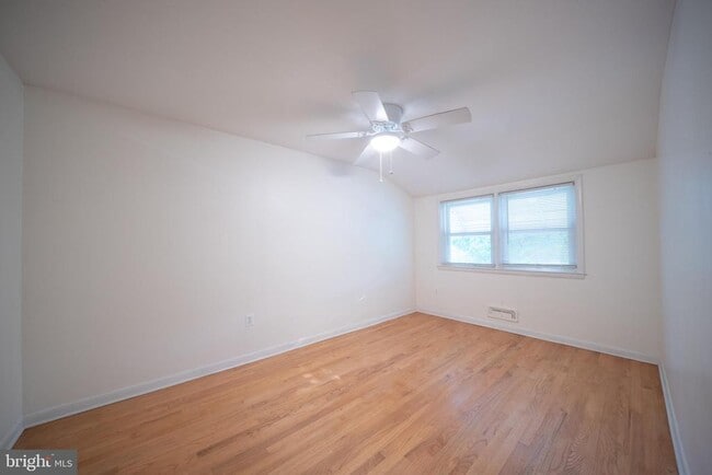 Building Photo - 1106 Linden Ave