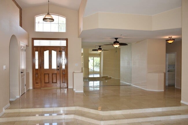 Building Photo - Gorgeous 4 bedroom single story home with ...