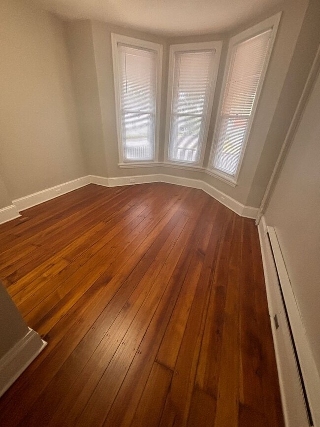 Building Photo - 177 - 501 Montgomery-