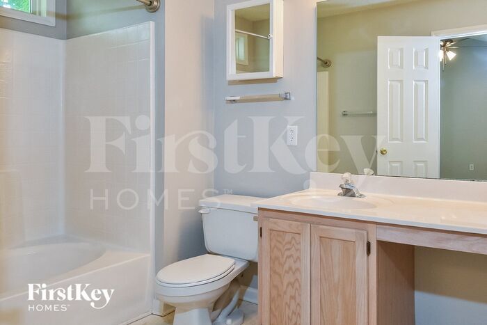 Building Photo - 7121 Taunton Dr