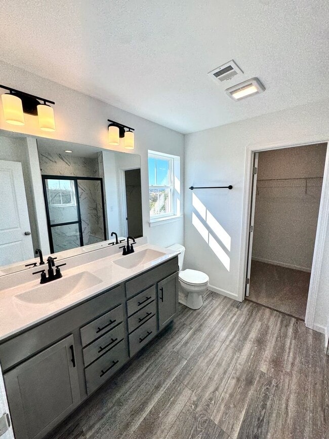 Building Photo - Newer Construction THREE BEDROOM/2.5 BATH TWIN