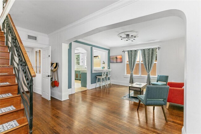 Building Photo - 18 NE 42nd St