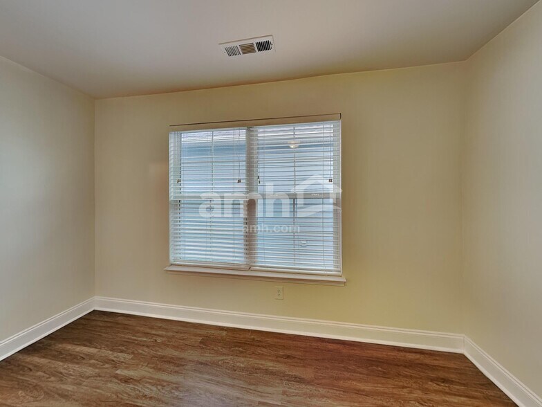 Building Photo - 5314 Tupelo St