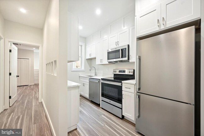 Building Photo - 1850 Ingleside Terrace NW