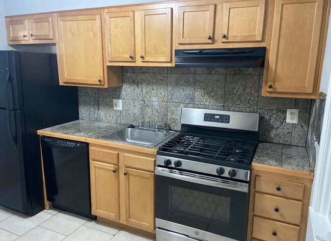 Building Photo - 3900 Elmora Ave