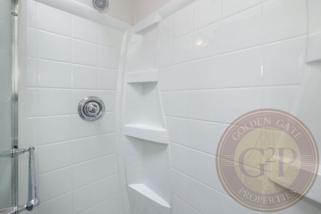 Building Photo - Rincon Hill - 3 BR, 2 BA House 1,164 Sq. Ft. - 3D Virtual Tour, Garage, Yard