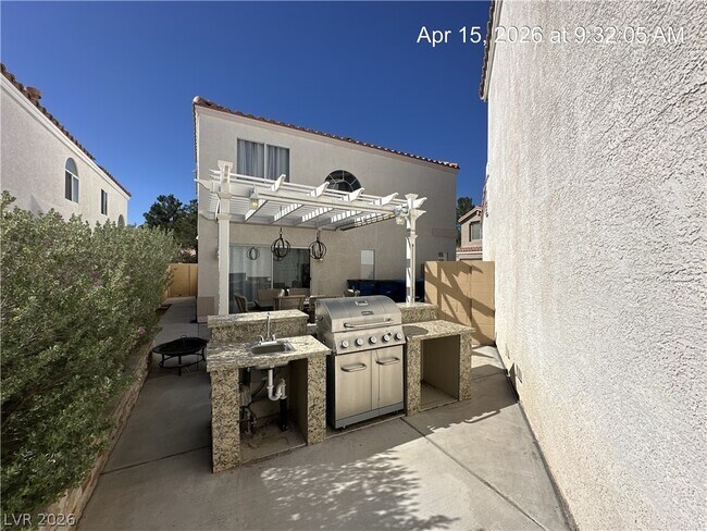 Building Photo - 8848 Hampton Green Ave