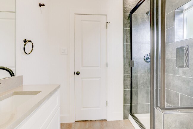 Building Photo - 10518 Ashville Dr