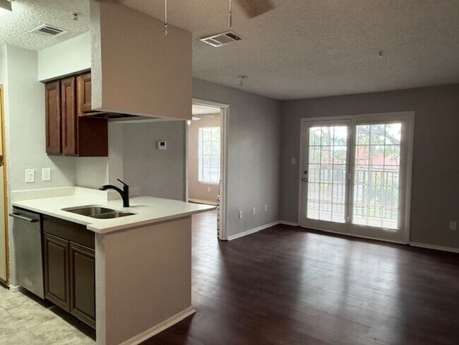 Building Photo - 208 Afton Square