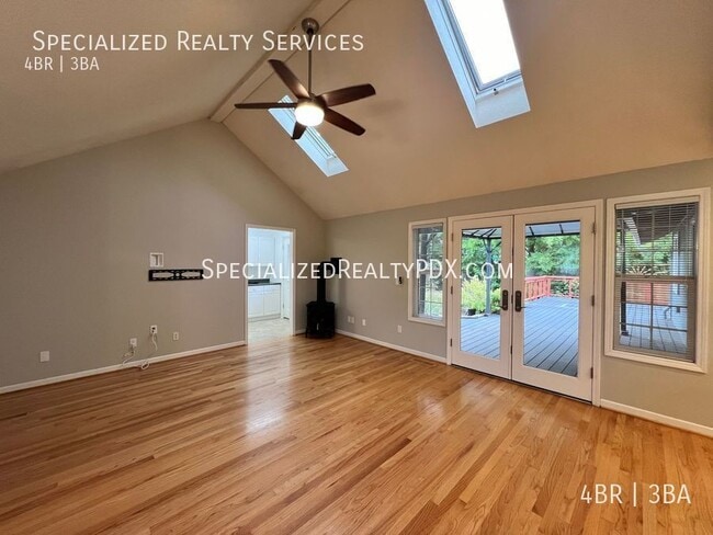 Building Photo - 5749 NE Harvest St