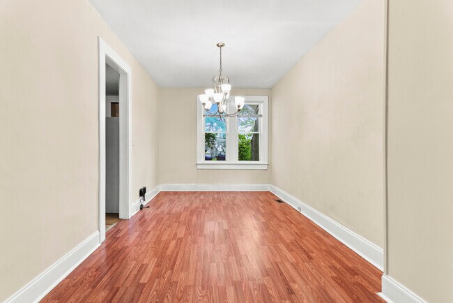 Building Photo - 730 Linnard St