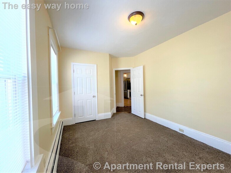 Building Photo - 15 Laurel St