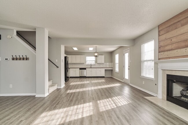 Building Photo - 3 BD/2.5 BA in Fishers!