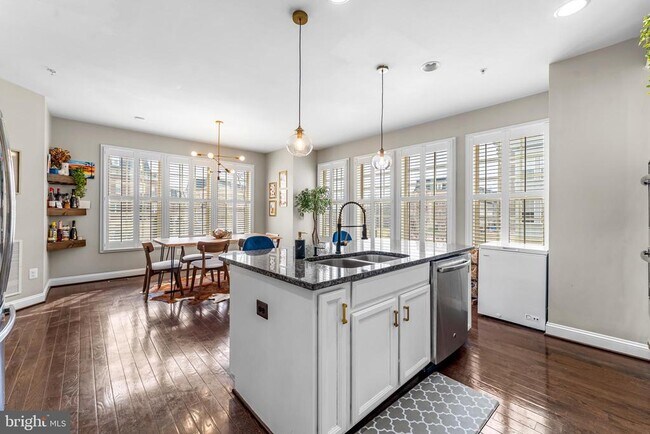 Building Photo - 726 River Mist Dr