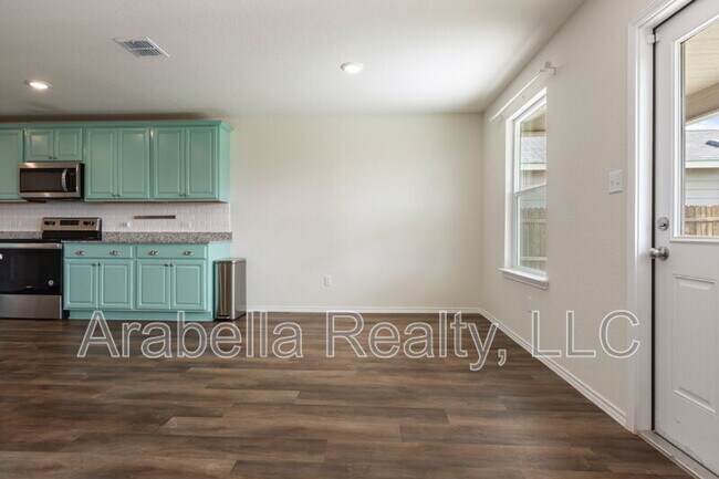 Building Photo - 6110 Willow Point Blvd