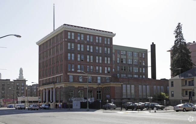Building Photo - Hamilton Apartments
