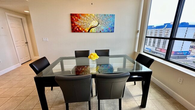 Building Photo - 450 N Arlington Ave