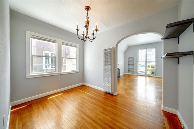 Building Photo - 3 Winchester Pl