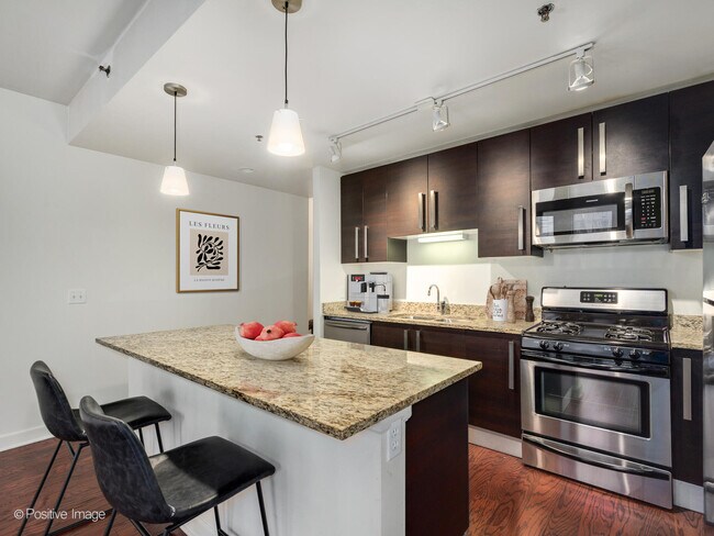 Building Photo - 1400 S Michigan Ave