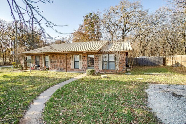 Building Photo - 6530 Fall Creek Hwy