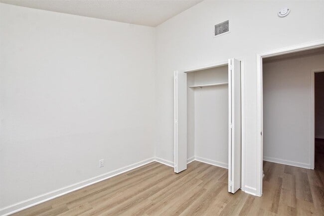 Building Photo - 1305 Elm Forest Dr