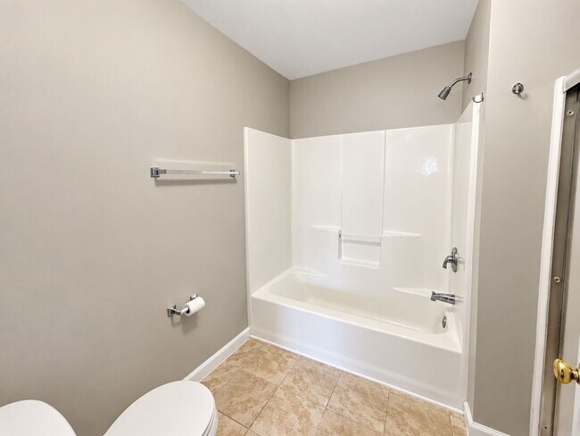 Building Photo - 1342 Pinnacle Ln