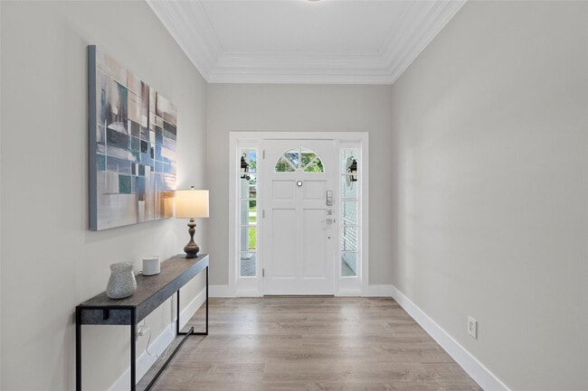 Building Photo - 9010 Gardens Glen Cir