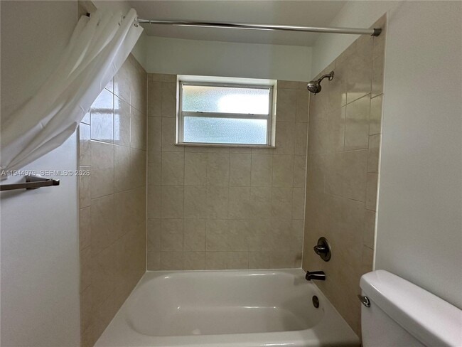 Building Photo - 2900 NE 17th Ave