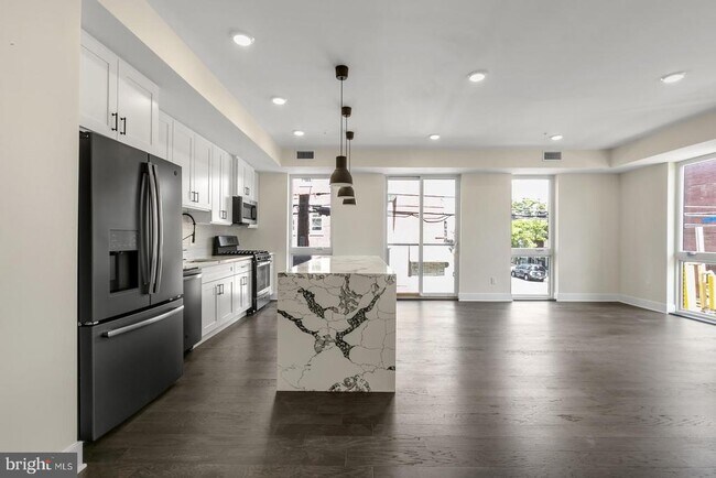 Building Photo - 1868 Frankford Ave